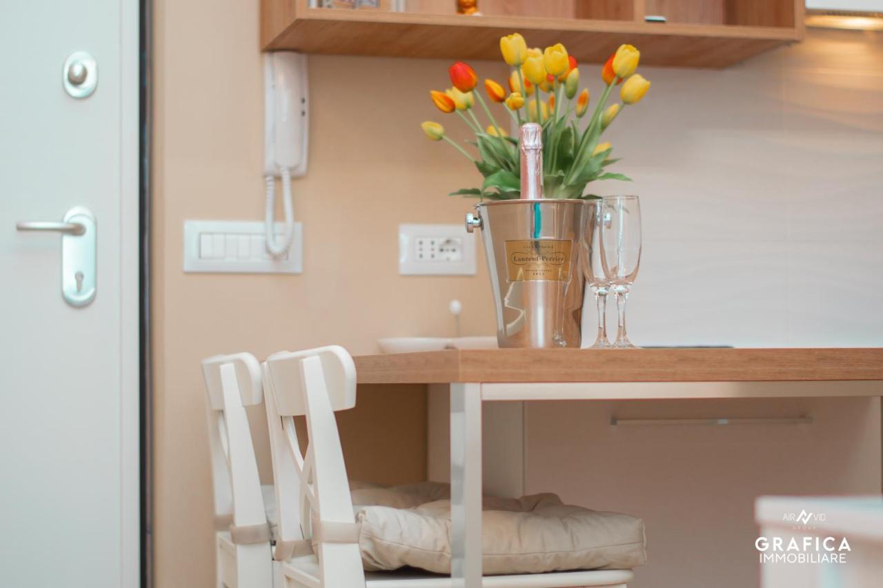 Ameli Home Luxury Apartment Taranto Exteriör bild