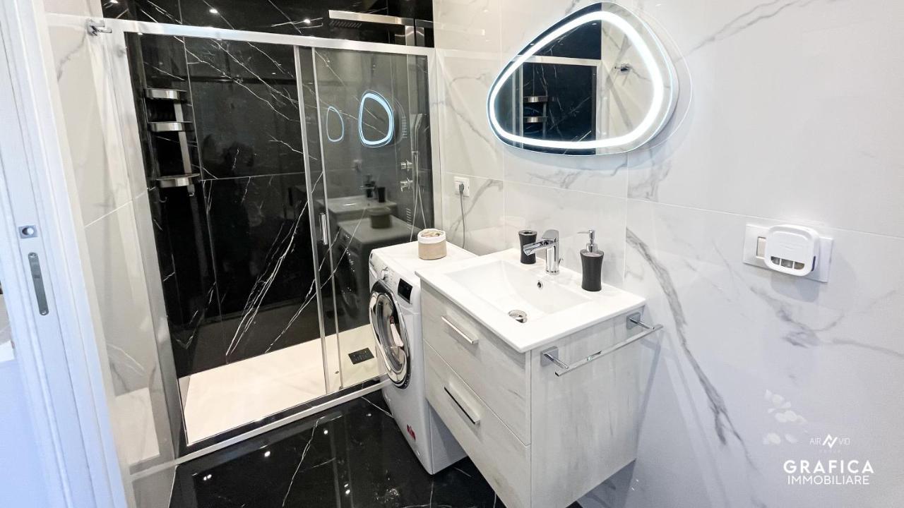 Ameli Home Luxury Apartment Taranto Exteriör bild